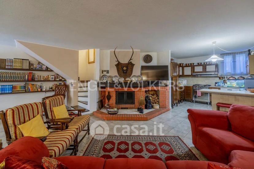 Villa in Via Sempione 177 — foto 9 di 32