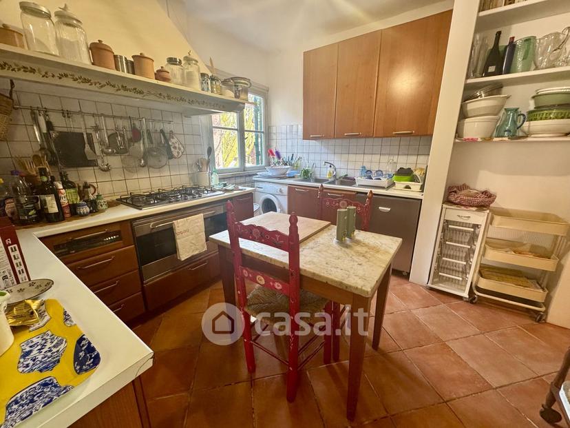 Villa in Via Appia 104 /200 — foto 23 di 136