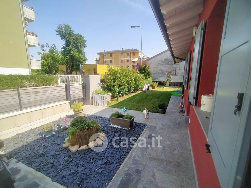 Villa in Via dei Gerani 1 — foto 10 di 37