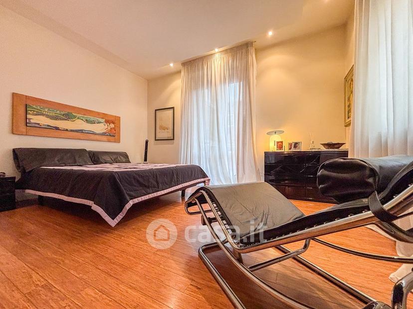 Trilocale in Via Fratelli Bronzetti 16 — foto 31 di 54