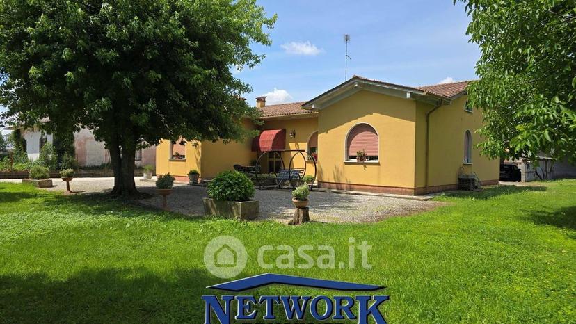Villa in Via Cerri — foto 2 di 22