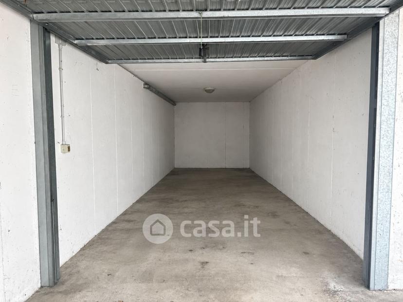 Trilocale in Via Aquileia — foto 17 di 30