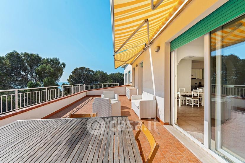 Villa in Via del Glicine 2 — foto 4 di 41