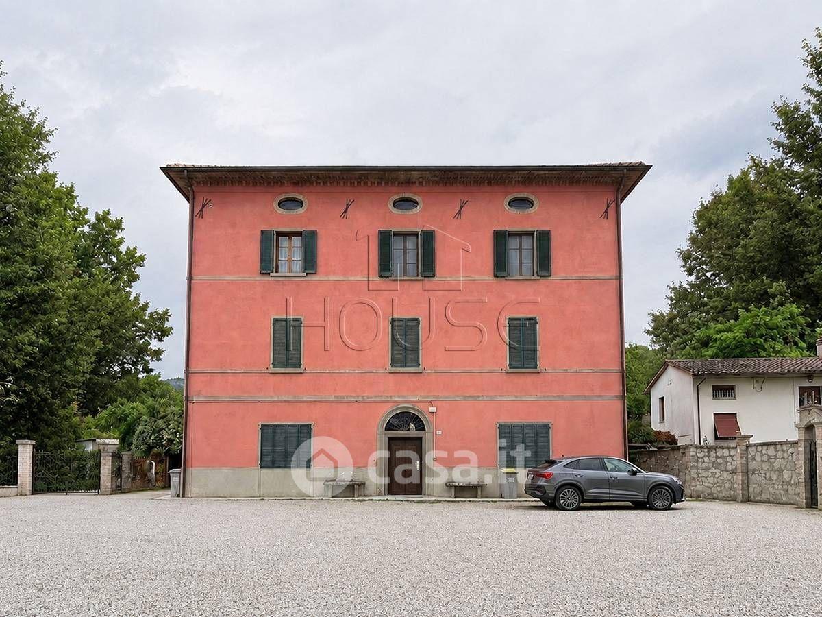 Trilocale in Via Federico Fellini