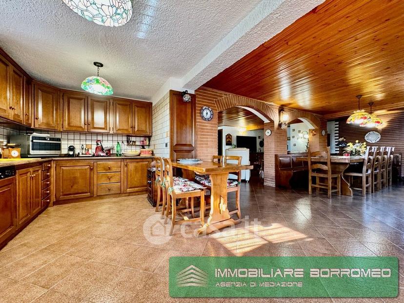 Villa in Via Adige — foto 32 di 45