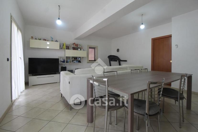 Trilocale in Via Villa 21 — foto 17 di 22