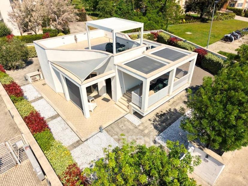 Villa in Via dei Frassini — foto 20 di 33