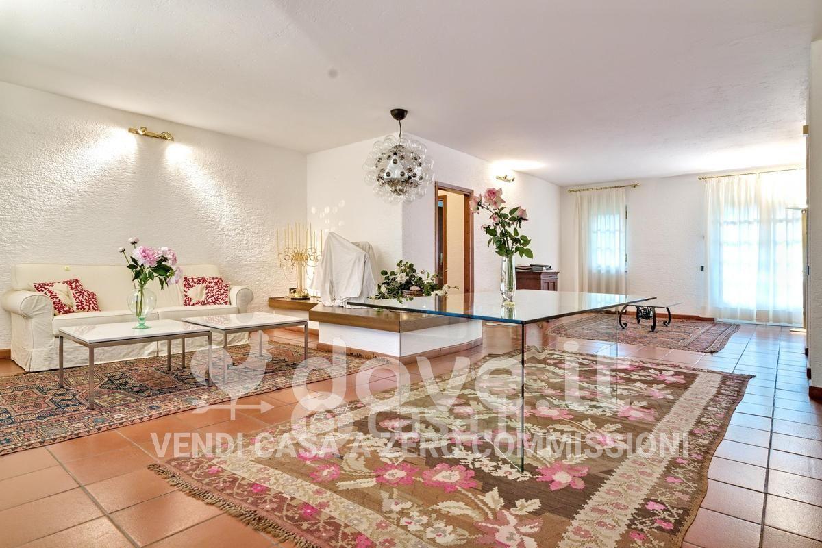 Villa in Via Alessandro Manzoni 28