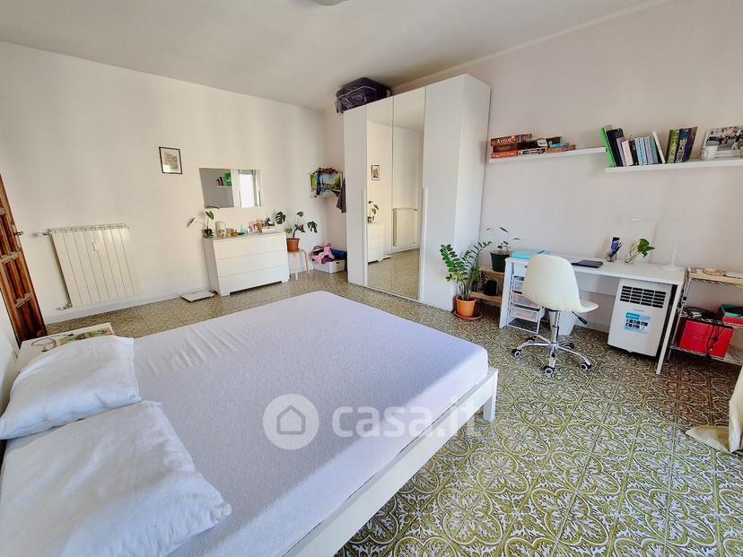 Stanza in Via Giuseppe Garibaldi — foto 2 di 24