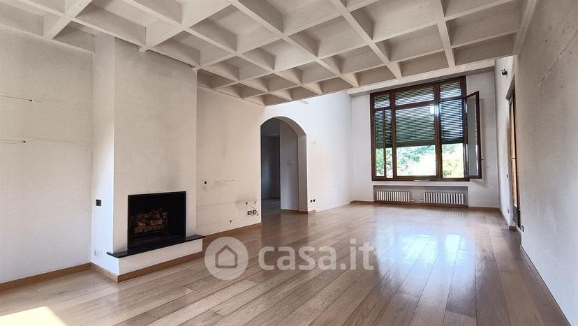 Appartamento in Via Ugo Foscolo 12 — foto 29 di 57