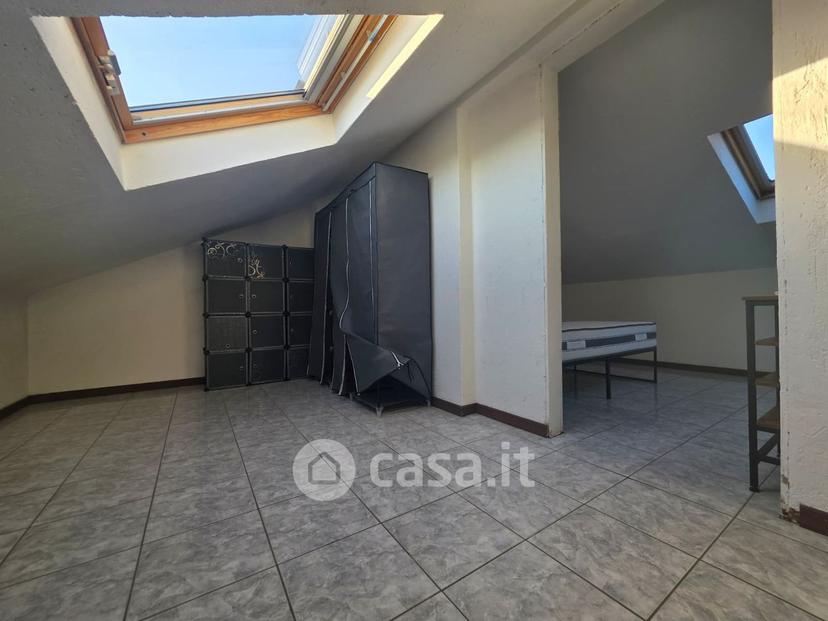 Stanza in Via Santa Margherita — foto 10 di 34