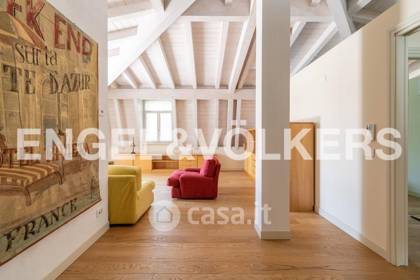 Villa in Corso Leonardo da Vinci — foto 15 di 39