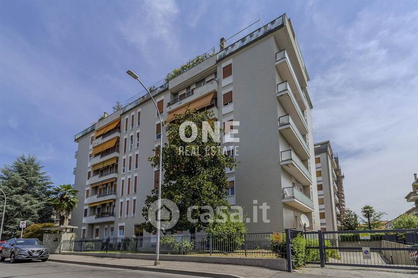 Trilocale in Via Grazia Deledda 23 — foto 12 di 41