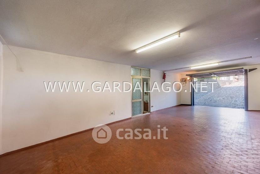 Villa in Via Carlo G. Battistoli — foto 19 di 37