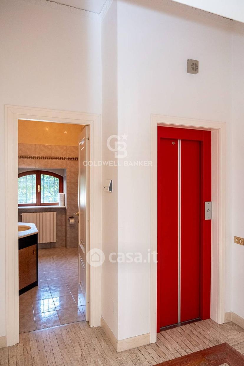 Villa in Via IV Novembre 22 — foto 16 di 81