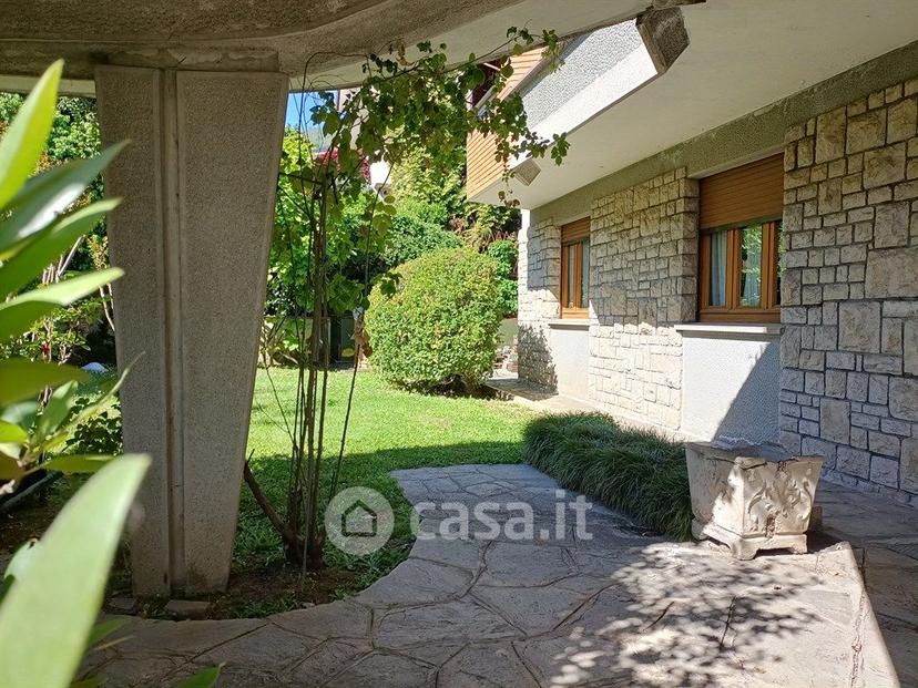 Villa in Via Spluga 32 — foto 7 di 38