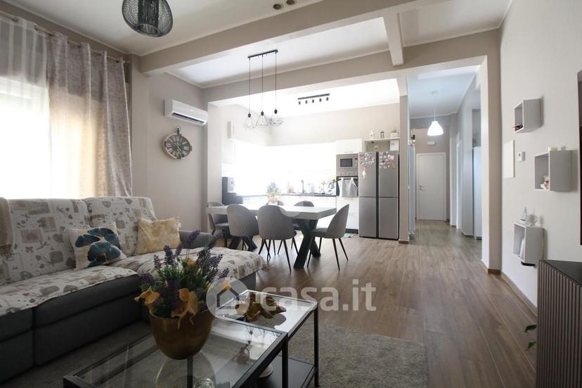 Trilocale in Via Vercelli 3 — foto 12 di 30