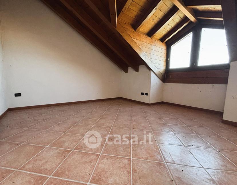 Bilocale in Via Lambro 8 — foto 10 di 17