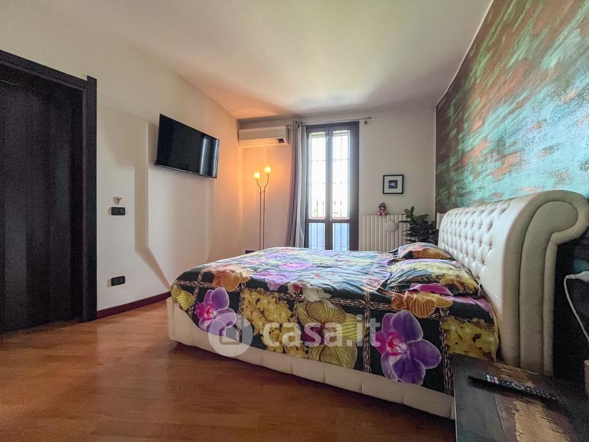 Villa in Via Torino — foto 12 di 40