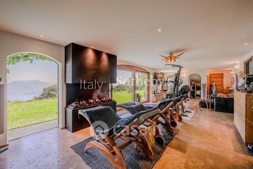 Villa in Via Alpinia — foto 2 di 16