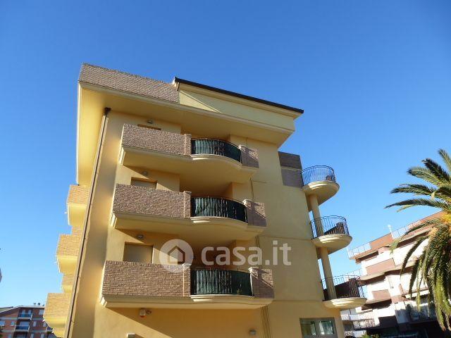 Trilocale in Via Trieste 15