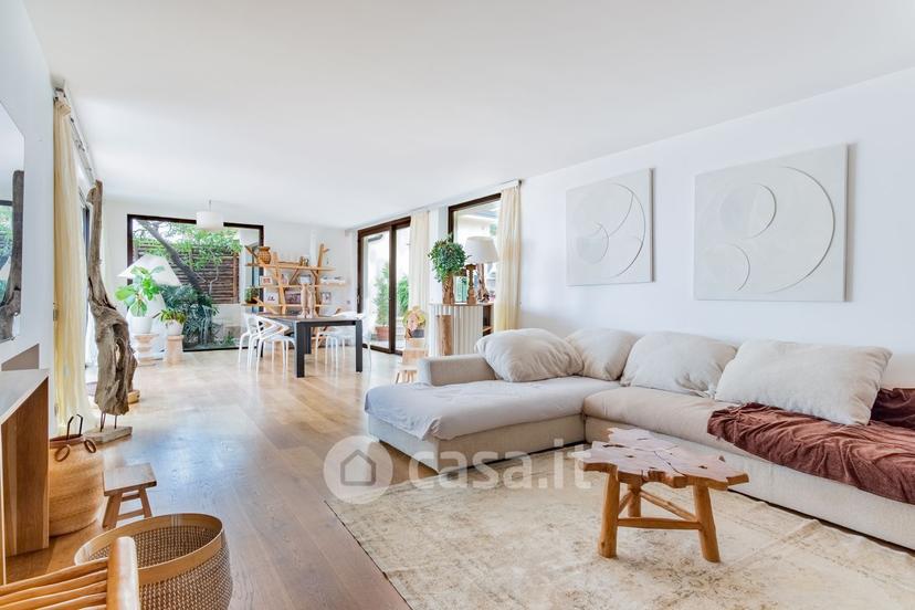 Villa in Via Alessandro Manzoni — foto 42 di 54