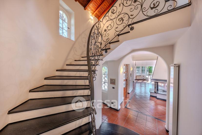 Villa in Via XXV Aprile 10
