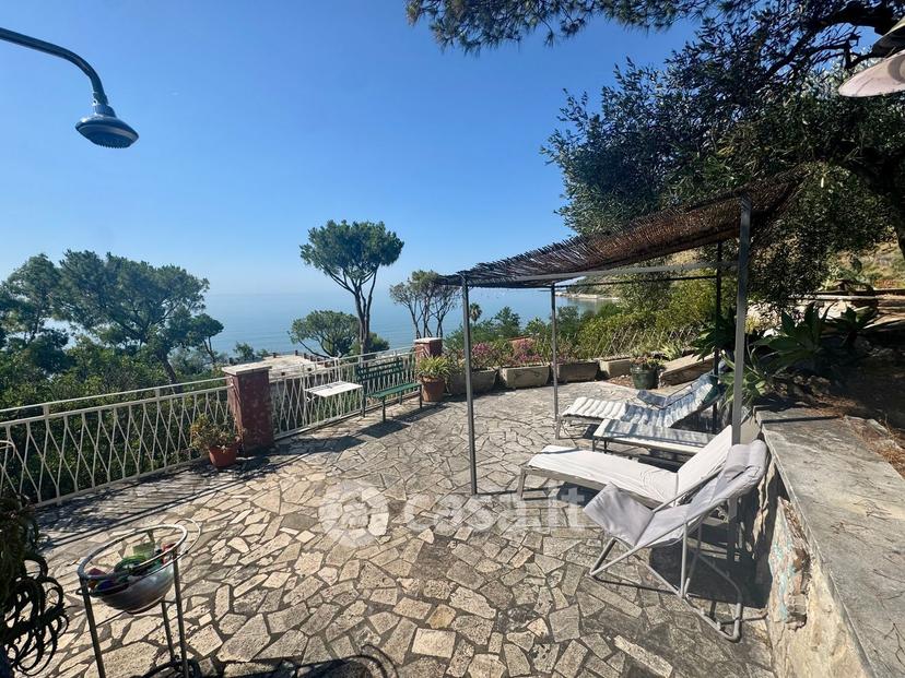 Villa in Via Appia 104 /200 — foto 64 di 136