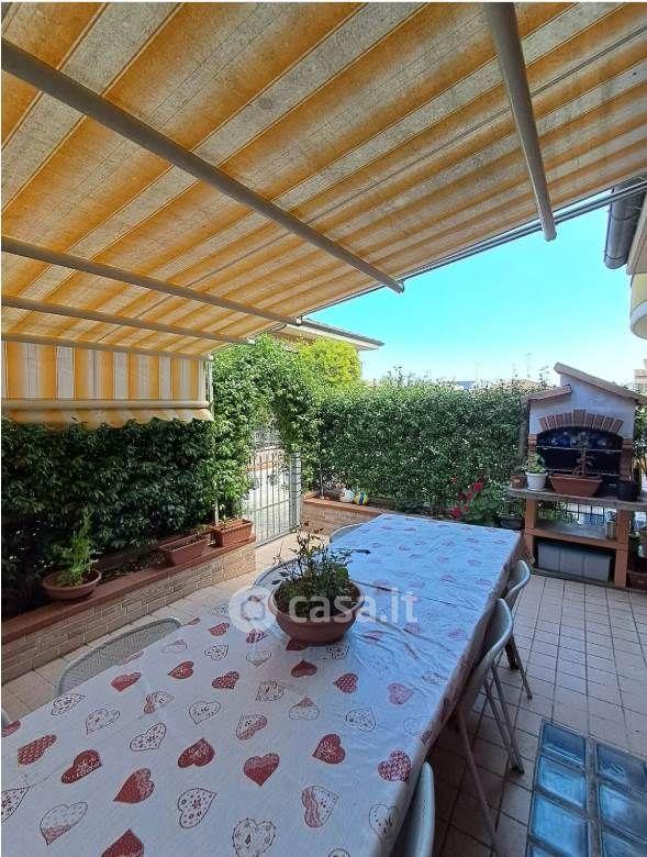 Trilocale in Via Pergolese — foto 22 di 24