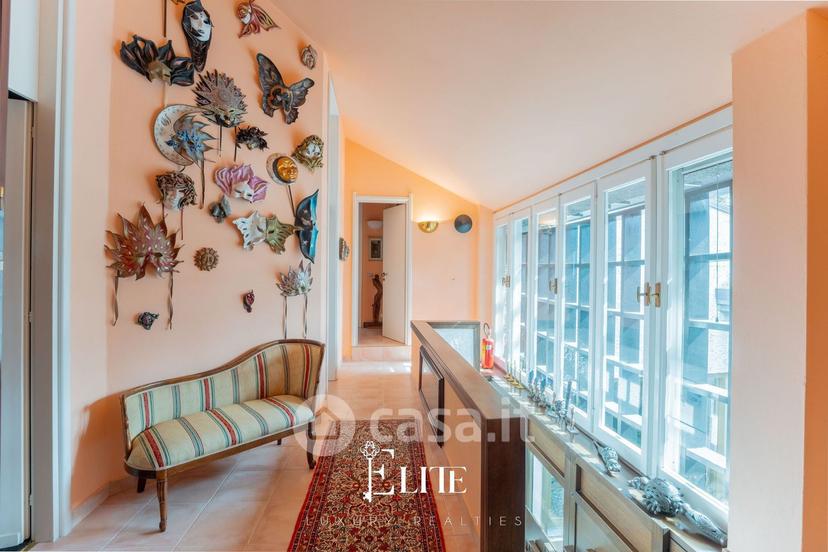 Villa in Via Luigi Cadorna 1800 — foto 40 di 42