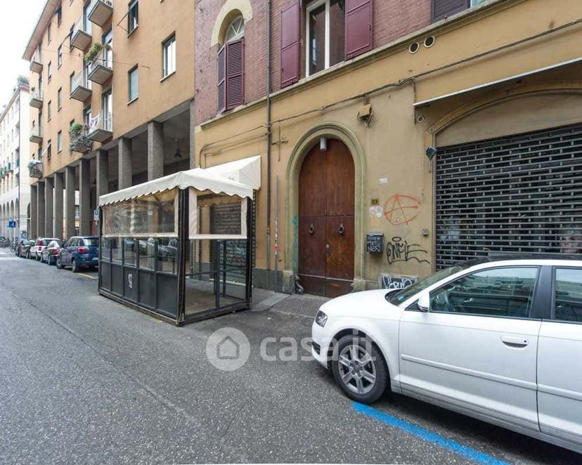 Stanza in Via del Borgo di San Pietro 59 — foto 8 di 20