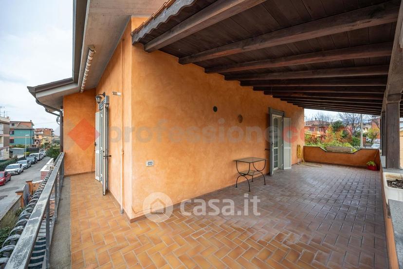 Trilocale in Via Livorno — foto 31 di 51
