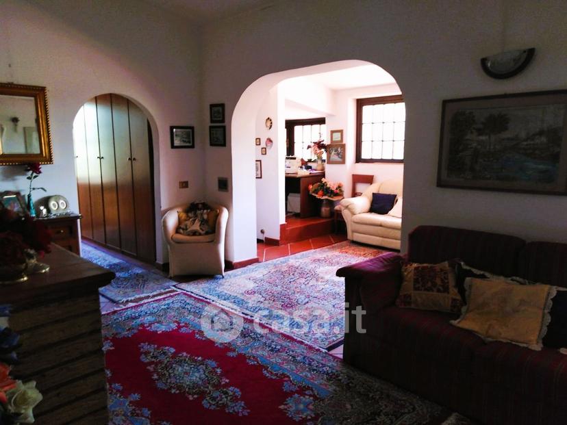 Villa in Strada della Campana