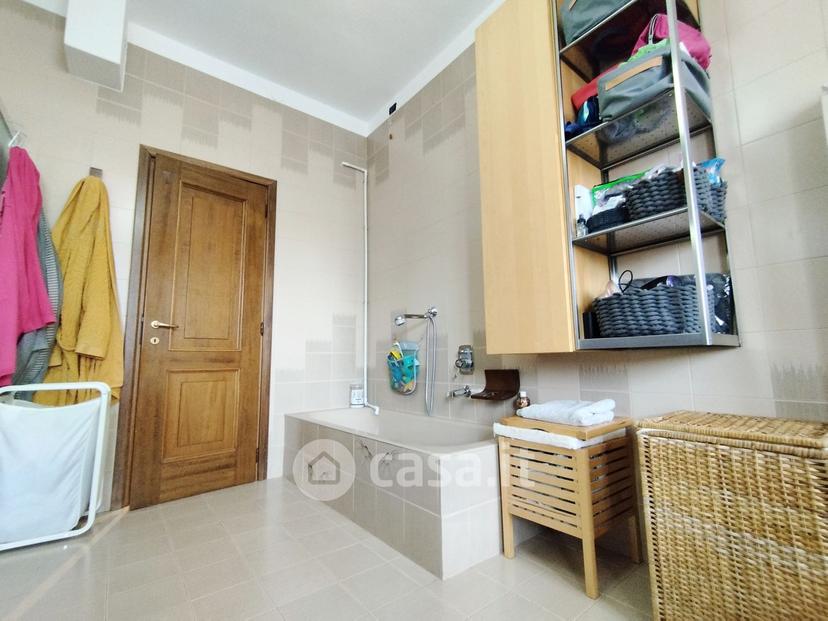 Trilocale in Via Volturno — foto 24 di 35