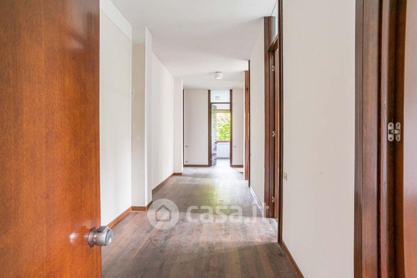 Villa in Via Pozzi — foto 7 di 28
