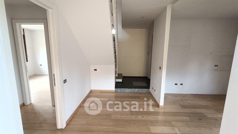 Appartamento in Via Ugo Foscolo 12 — foto 16 di 57