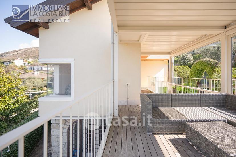 Villa in Via Alessandro Manzoni — foto 15 di 53