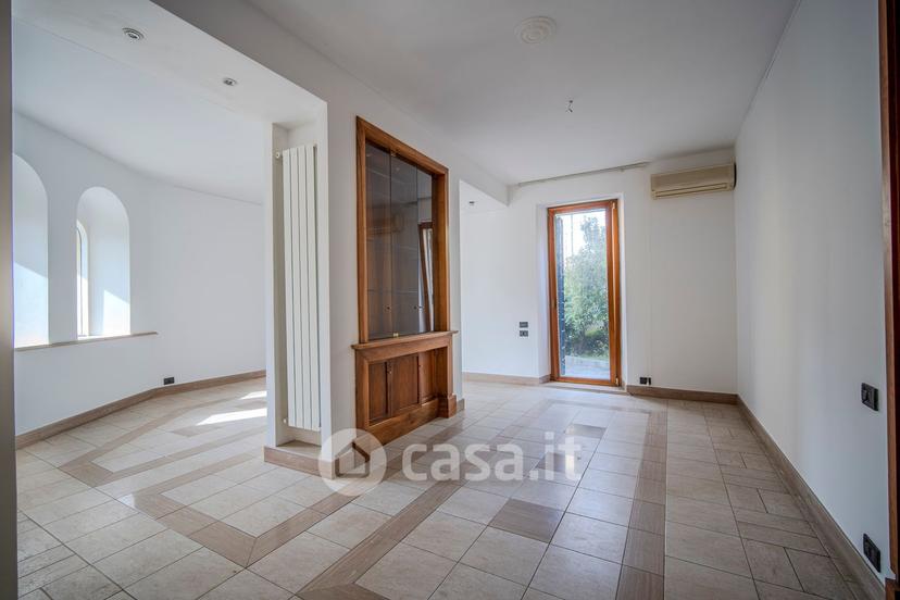 Villa in Via Amerigo Vespucci — foto 36 di 43
