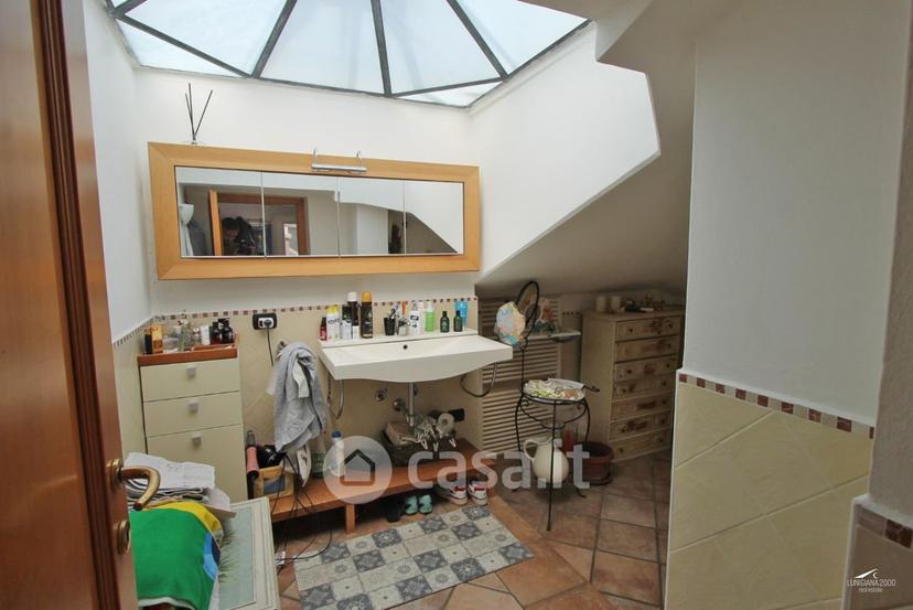 Villa in Viale Monzoni 19 — foto 21 di 44