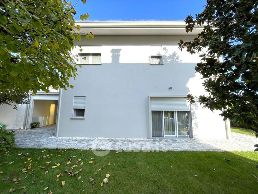 Villa in Via G. Matteotti 82 — foto 28 di 56