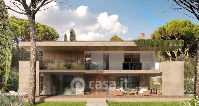 Villa in Via Cesare Battisti 77 — foto 3 di 31