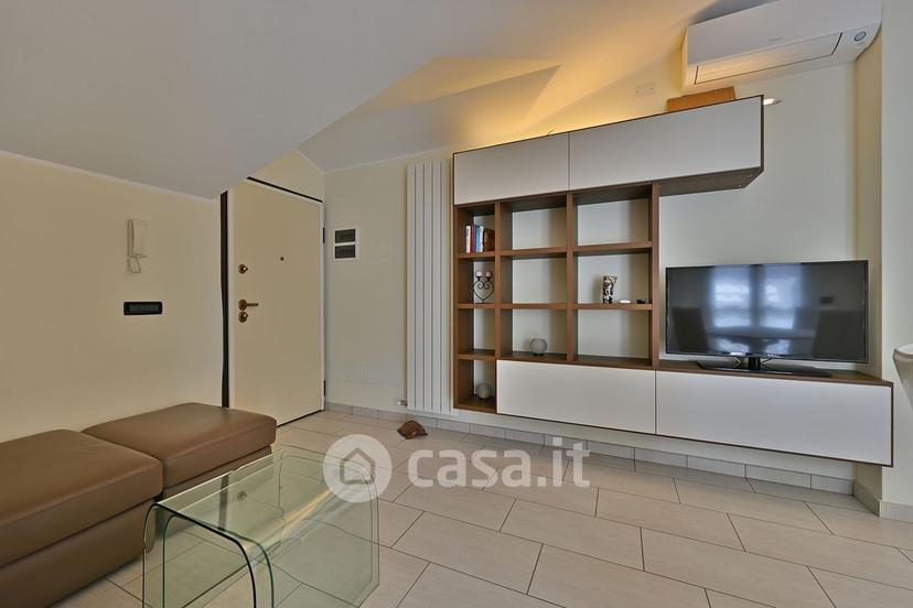 Trilocale in Via Indro Montanelli — foto 20 di 31
