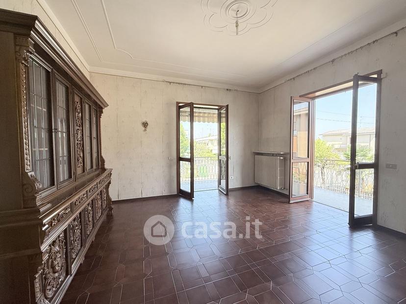 Villa in Via Luigi Barbieri 72 — foto 38 di 57