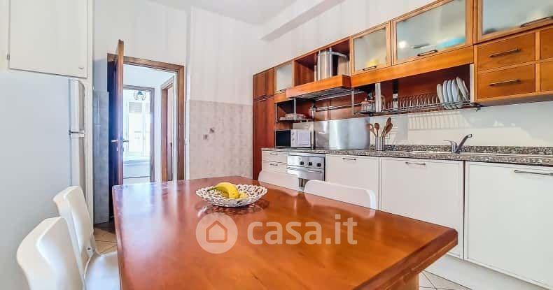Stanza in Via Arrigo Boito 3 — foto 12 di 18