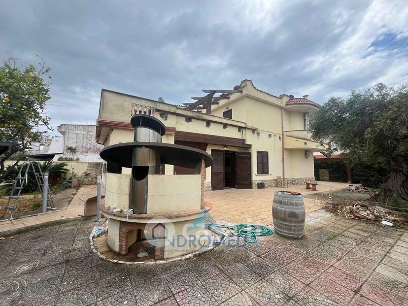 Villa in Via Domiziana — foto 26 di 27