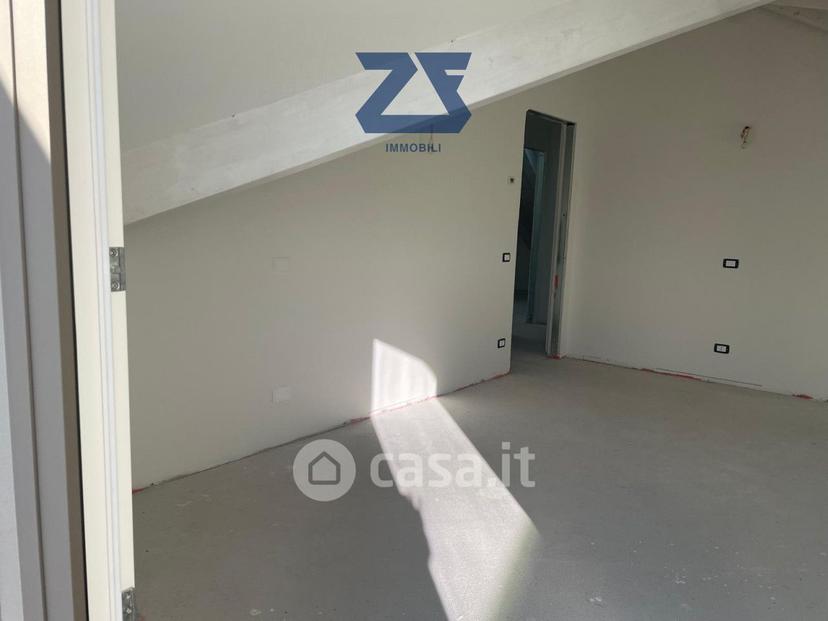 Trilocale in Via San Pio X — foto 19 di 35