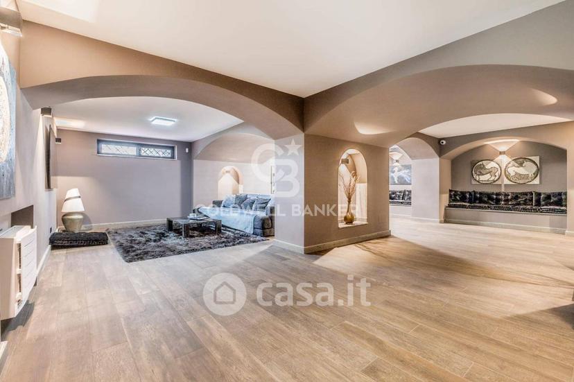 Villa in Strada Cassia Sud — foto 38 di 77