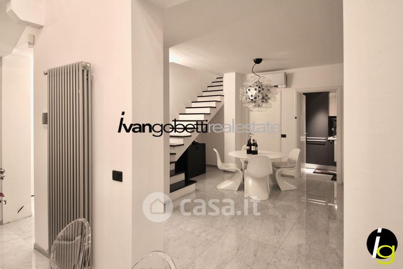 Villa in Via Martiri della Libertà 8 — foto 38 di 72