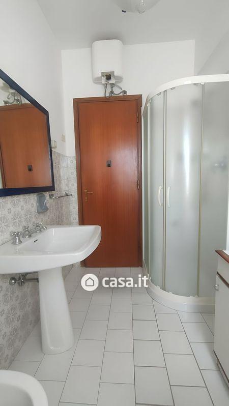 Stanza in Via Fratelli Rosselli 4 — foto 2 di 9