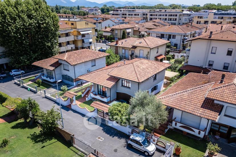 Villa in Via degli Ontani 48 — foto 5 di 34